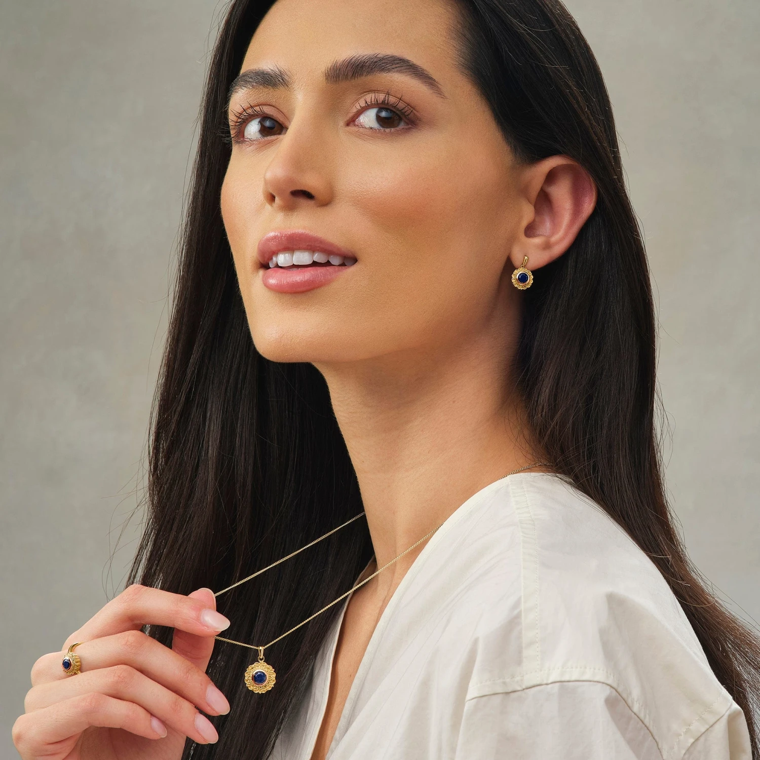 Filigree Gold And Sapphire Ring 5 Filigree Gold And Sapphire Ring - Image 3