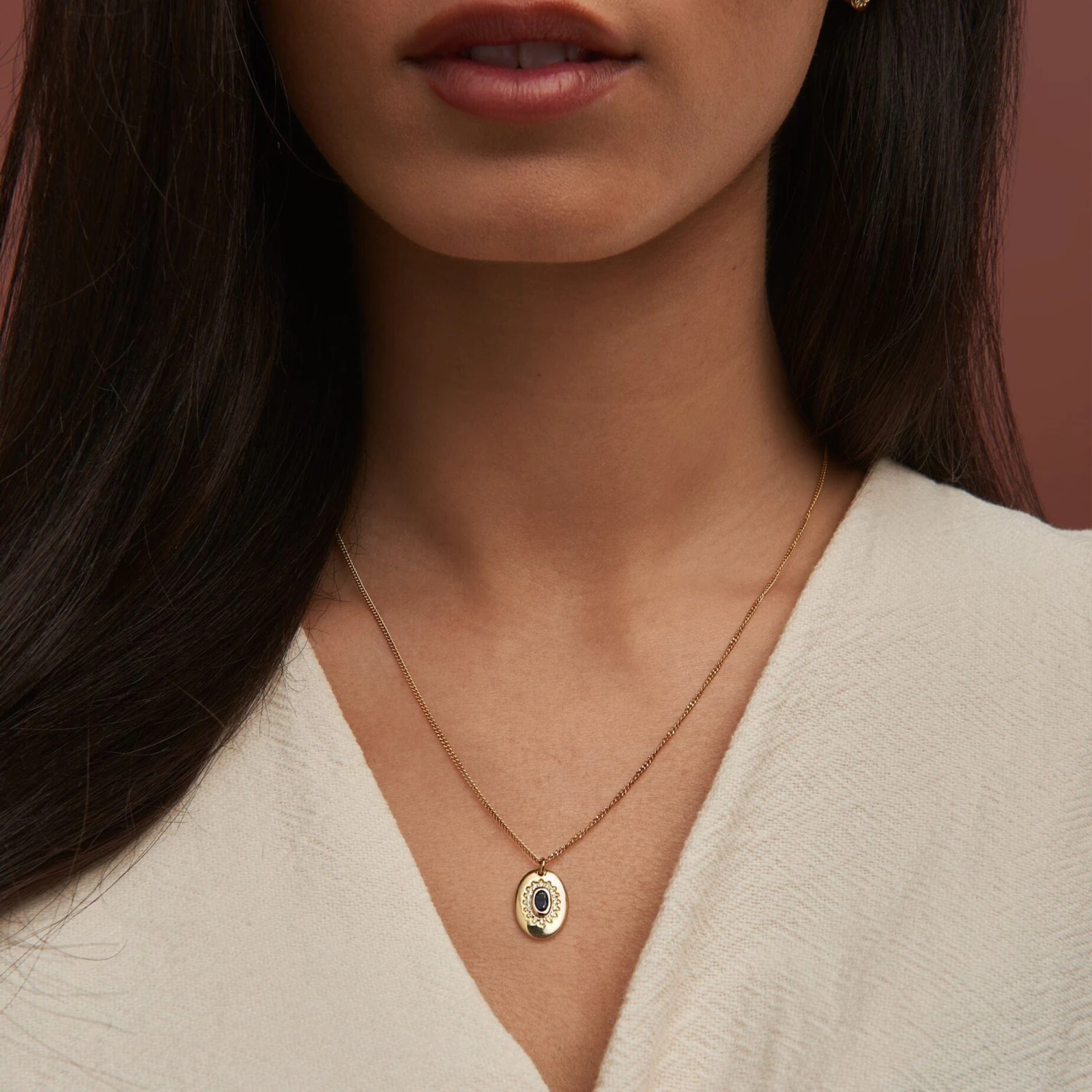 Princess Diana Gold, Sapphire And Diamond Pendant 4 Princess Diana Gold, Sapphire And Diamond Pendant - Image 2