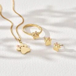 Paw Prints On My Heart Gold And Diamond Pendant -Clogau PAWPRINTS GOLD LS 8cc1ca97 4b83 49c6 863e b1aa3c49f915